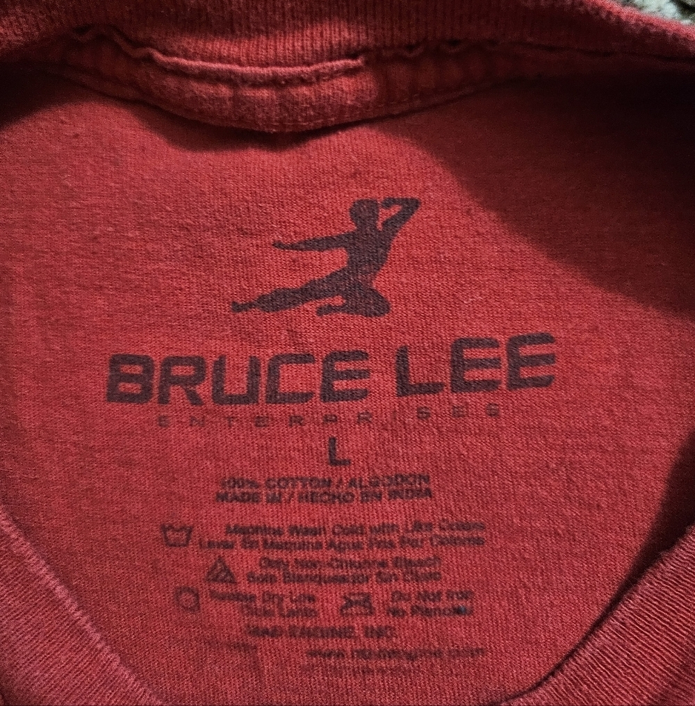 Bruce Lee Tiger Skin Rug Red Graphic T-shirt - Picture 2 of 10